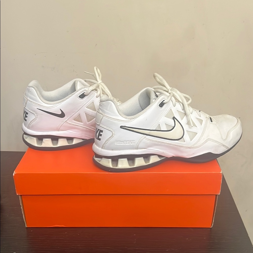 Nike Reax Sz 9.5 MEN